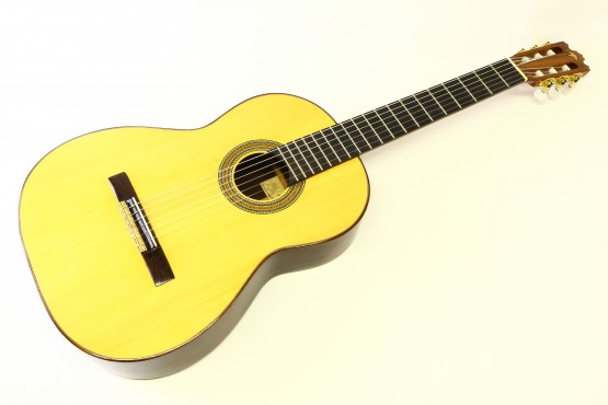 Akustinen kitara Luthier 13