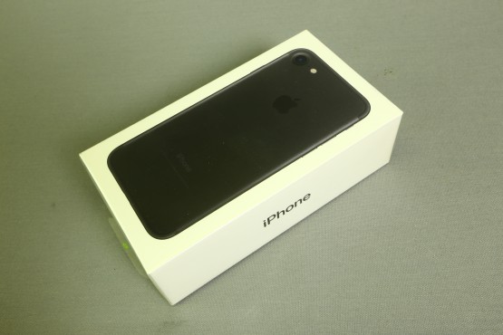 iPhone 7 32GB Black, avaamaton pakkaus